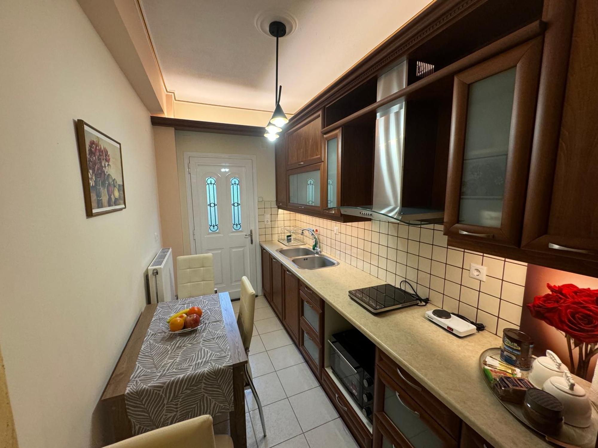 Petit House Under The Rocks Apartment Kalambaka Exterior photo